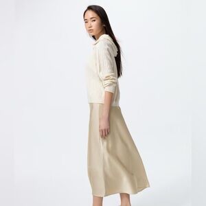 Uniqlo Satin Maxi Skirt Champaign natural color